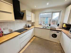 Kitchen- click for photo gallery